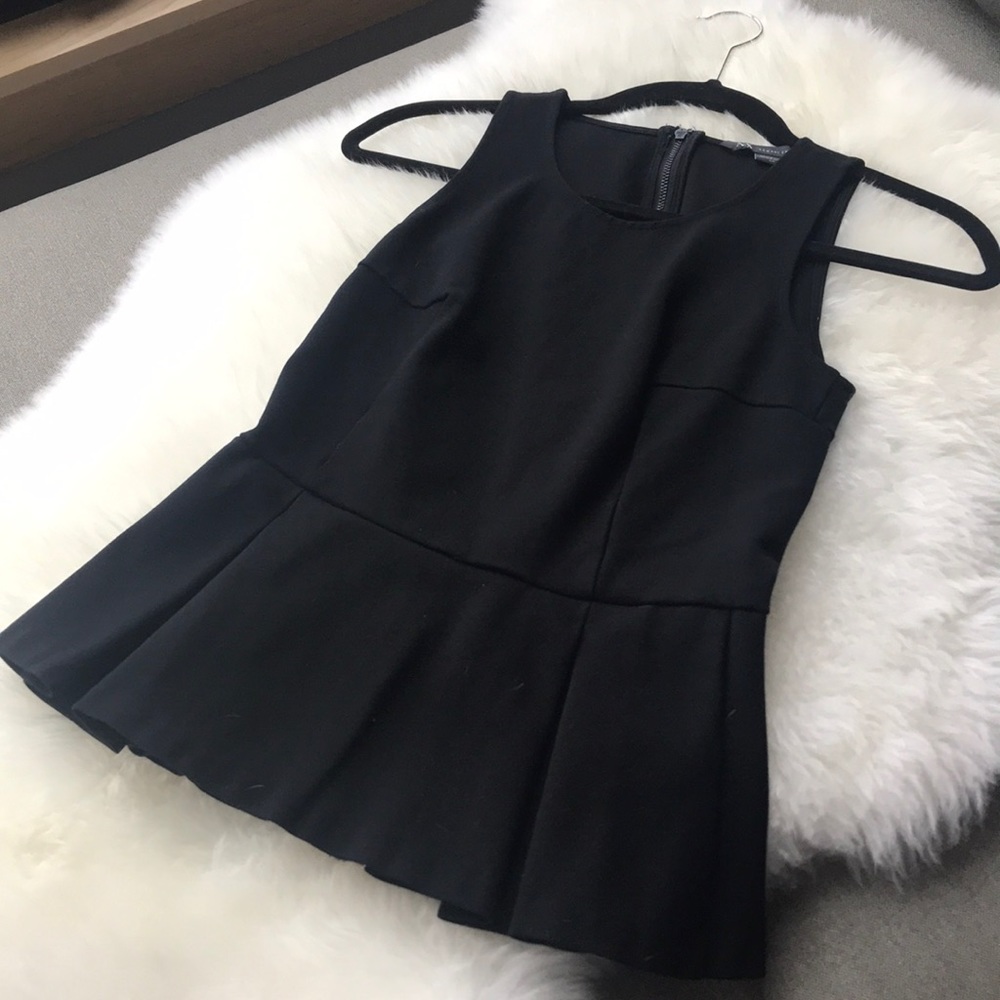 Sleeveless Peplum Knit Zip Top S/0 XS/00